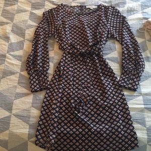 Dress with tie waist